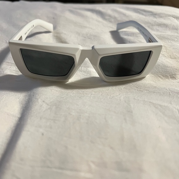 Men’s Prada Sunglasses - Picture 7 of 7